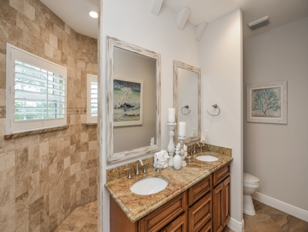 6 Bedroom No Roads to Cross to Beach Anna Maria Rental